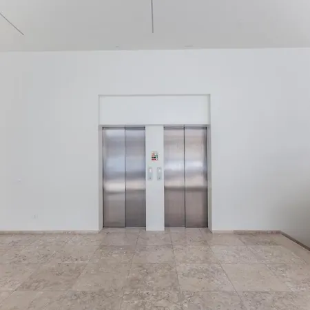 Flh Marques Premium With Parking Апартаменты *